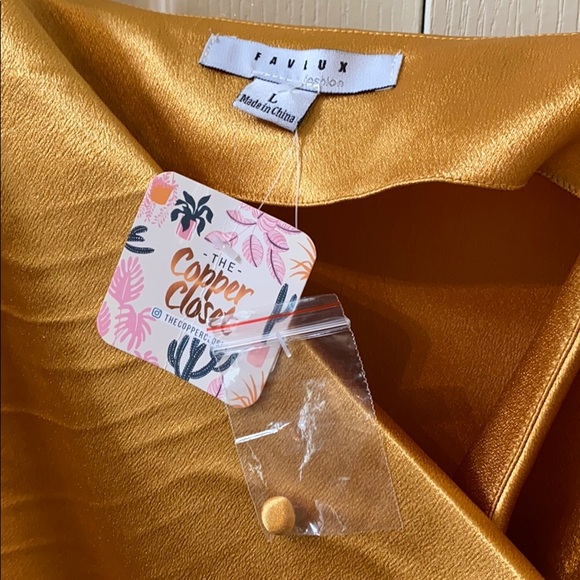 Gorgeous gold dress - Picture 3 of 4